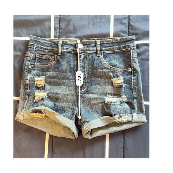 NWOT Women's Size Medium Y2K Western Medium Wash Destressed Jean Shorts - Picture 4 of 7